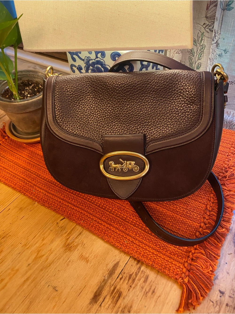 🌟Coach Chocolate Brown Pebbled & Suede Crossbody with Gold Carriage Emblem